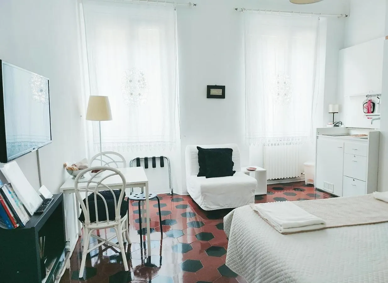 Konukevi Lucretia House Otel Floransa