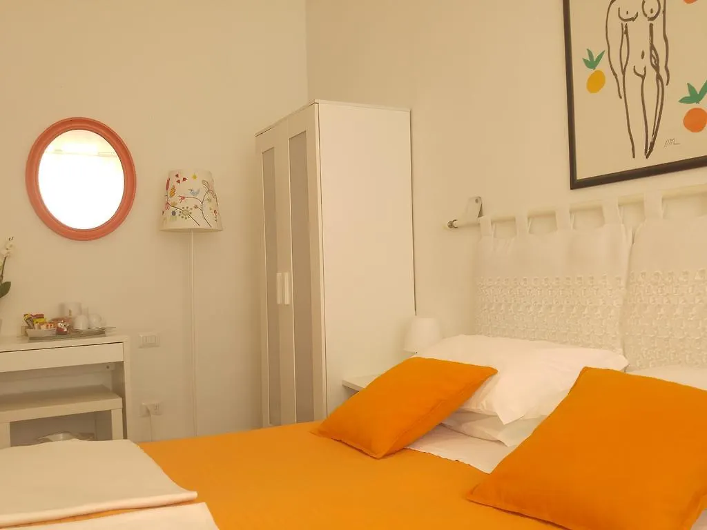 بيت ضيافة فندق Lucretia House فلورنس إيطاليا